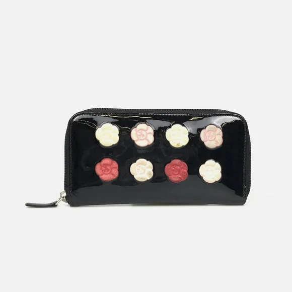 CHANEL Black Patent Leather Wallet - Picture 6 of 15